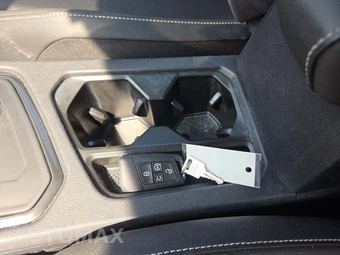 2023 Volkswagen Tiguan SE R-Line Black - miniatura 8