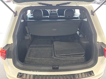 2023 Volkswagen Tiguan SE R-Line Black - miniatura 16