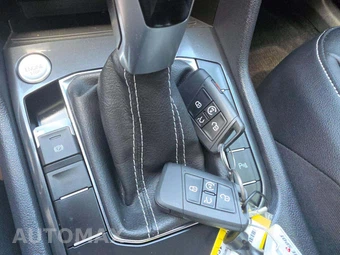2023 Volkswagen Tiguan SE R-Line Black - miniatura 8