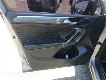 2023 Volkswagen Tiguan SE R-Line Black - miniatura 9