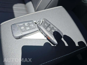 2023 Volkswagen Tiguan SE R-Line Black - miniatura 8