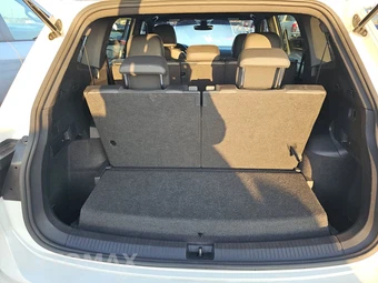 2023 Volkswagen Tiguan SE R-Line Black - miniatura 17