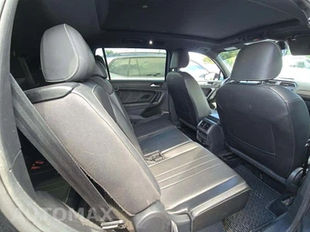 2023 Volkswagen Tiguan SE R-Line Black - miniatura 17