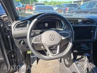 2023 Volkswagen Tiguan SEL R-Line - miniatura 10