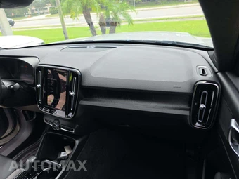 2023 Volvo C40 Recharge Core - miniatura 20