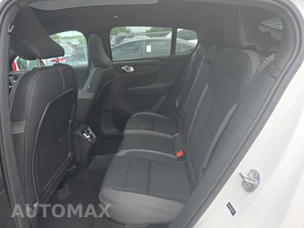 2023 Volvo C40 Recharge Core - miniatura 13