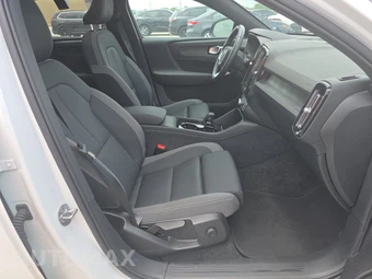 2023 Volvo C40 Recharge Core - miniatura 8