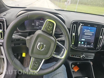 2023 Volvo C40 Recharge Core - miniatura 11