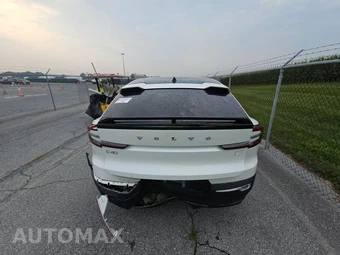 2023 Volvo C40 Recharge Core - miniatura 5