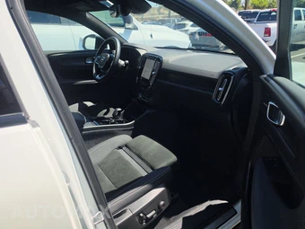 2023 Volvo C40 Recharge P8 Ultimate - miniatura 8