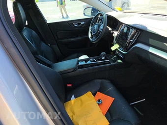 2023 Volvo S60 B5 Core Dark – miniatura 8