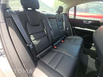 2023 Volvo S60 B5 Core Dark – miniatura 16