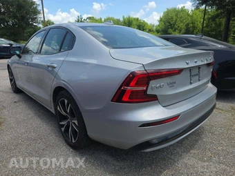 2023 Volvo S60 B5 Core Dark – miniatura 2