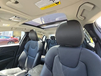 2023 Volvo S60 B5 Core Dark – miniatura 17
