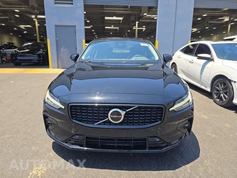 2023 Volvo S60 B5 Core Dark – miniatura 2