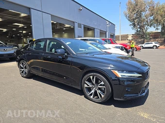 2023 Volvo S60 B5 Core Dark – miniatura 3