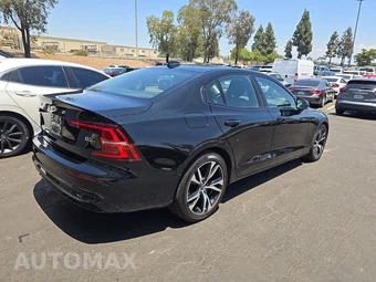 2023 Volvo S60 B5 Core Dark – miniatura 4