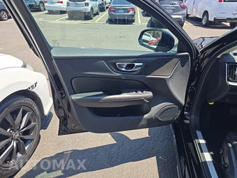 2023 Volvo S60 B5 Core Dark – miniatura 9