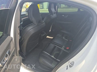 2023 Volvo S60 B5 Plus – miniatura 13