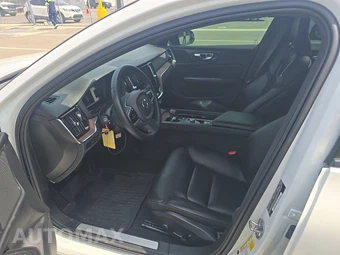 2023 Volvo S60 B5 Plus – miniatura 7