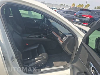2023 Volvo S60 B5 Plus – miniatura 8