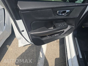2023 Volvo S60 B5 Plus – miniatura 9
