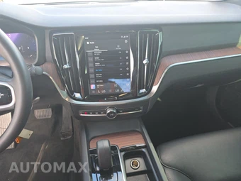 2023 Volvo S60 B5 Plus Black Edition – miniatura 11