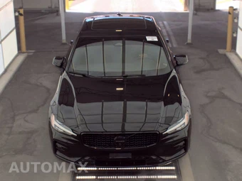 2023 Volvo S60 B5 Plus Black Edition – miniatura 2