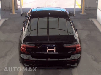 2023 Volvo S60 B5 Plus Black Edition – miniatura 5
