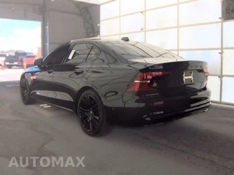 2023 Volvo S60 B5 Plus Black Edition – miniatura 6