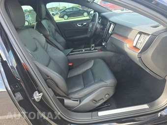 2023 Volvo S60 B5 Plus Black Edition – miniatura 8