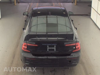 2023 Volvo S60 B5 Plus Black Edition – miniatura 5