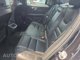 2023 Volvo S60 B5 Plus Black Edition - miniatura 13