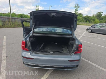 2023 Volvo S60 B5 Plus Dark – miniatura 11