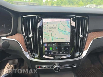 2023 Volvo S60 B5 Plus Dark – miniatura 7