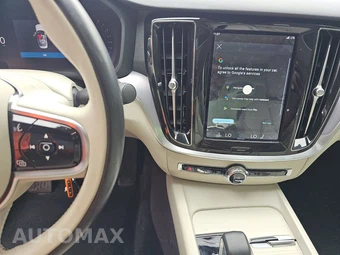2023 Volvo S60 B5 Plus Dark – miniatura 11