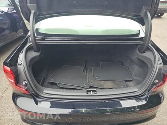 2023 Volvo S60 B5 Plus Dark – miniatura 16
