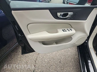 2023 Volvo S60 B5 Plus Dark – miniatura 9