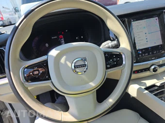 2023 Volvo S60 B5 Plus Dark – miniatura 10
