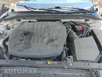 2023 Volvo S60 B5 Plus Dark – miniatura 15