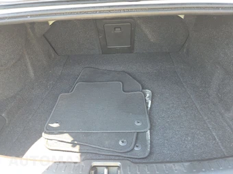 2023 Volvo S60 B5 Plus Dark – miniatura 16