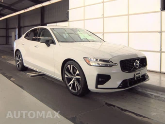 2023 Volvo S60 B5 Plus Dark – miniatura 3