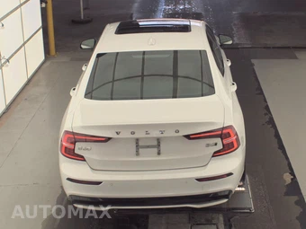 2023 Volvo S60 B5 Plus Dark – miniatura 5