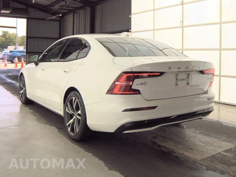 2023 Volvo S60 B5 Plus Dark – miniatura 6
