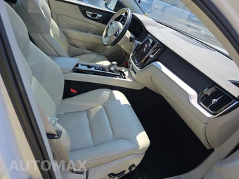 2023 Volvo S60 B5 Plus Dark – miniatura 8