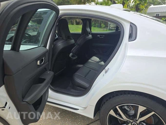 2023 Volvo S60 B5 Plus Dark – miniatura 13