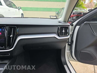 2023 Volvo S60 B5 Plus Dark – miniatura 19