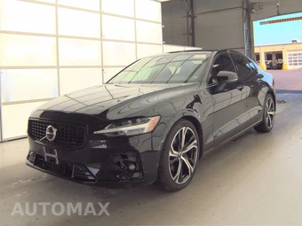 2023 Volvo S60 B5 Ultimate Dark