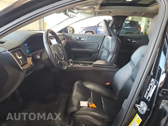 2023 Volvo S60 B5 Ultimate Dark - miniatura 7