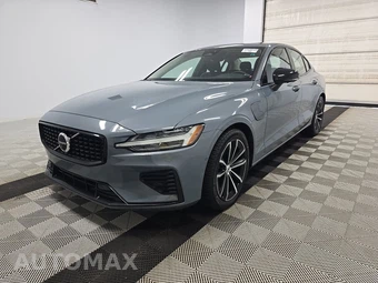 2023 Volvo S60 Recharge Plug-In Hybrid T8 Plus Dark Theme